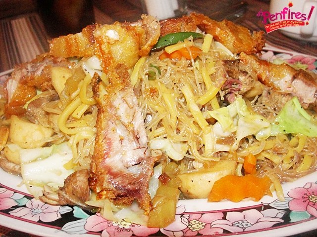 Chef Mau Menu Pancit con lechon