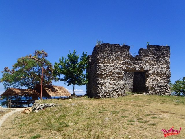 Stone ruin baluarte Obong Spring