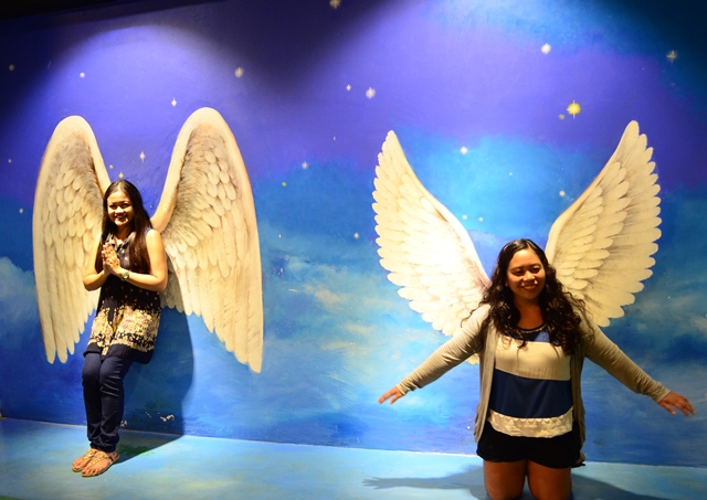 angels with wings trick art