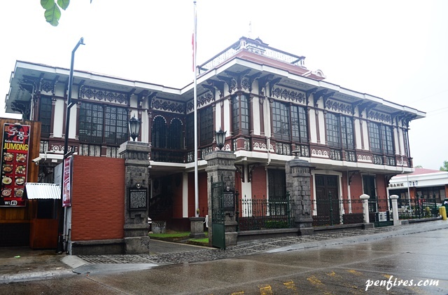 Pamintuan Mansion Angeles City