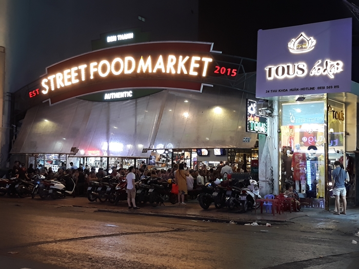 Street-food-market-ben-thanh
